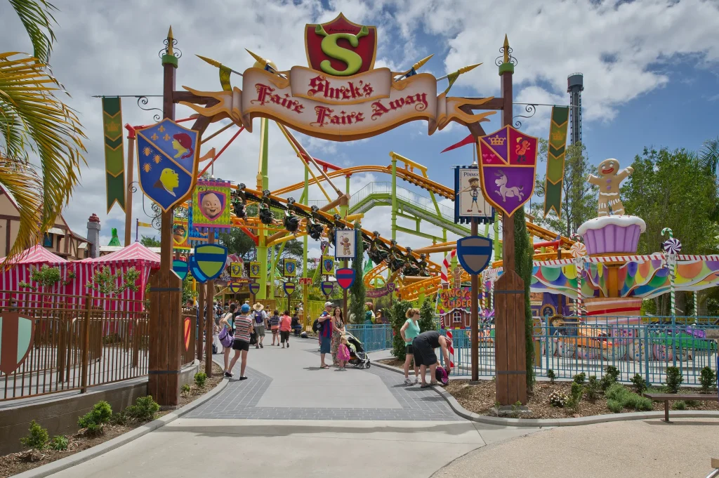 Photo of entry with attractions