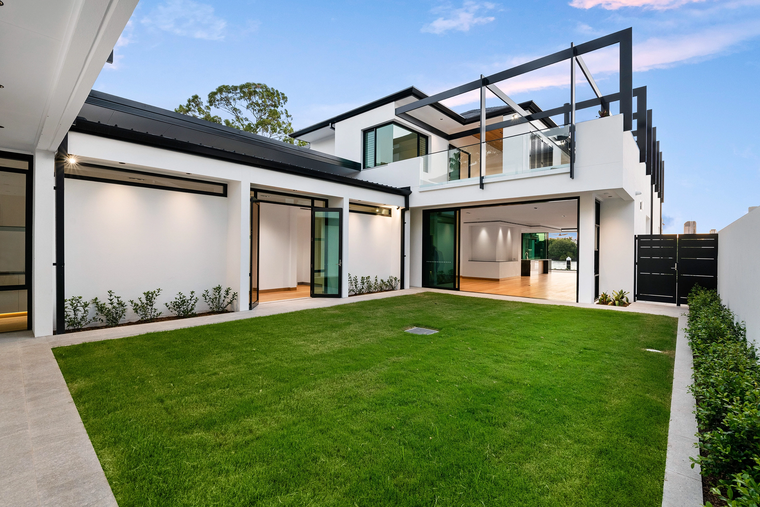 Aaron Avenue Residence Landscape Design